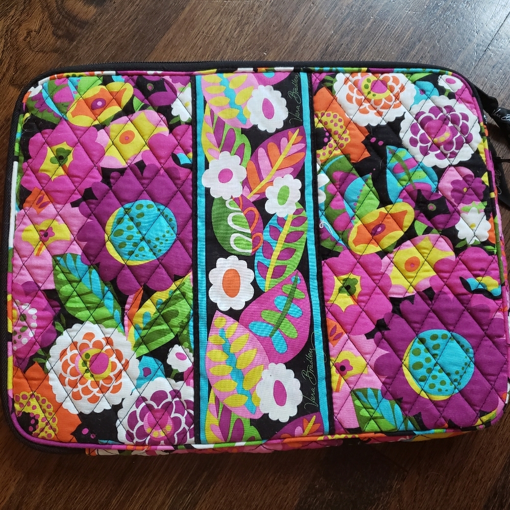 NWOT Vera Bradley laptop case- never used!